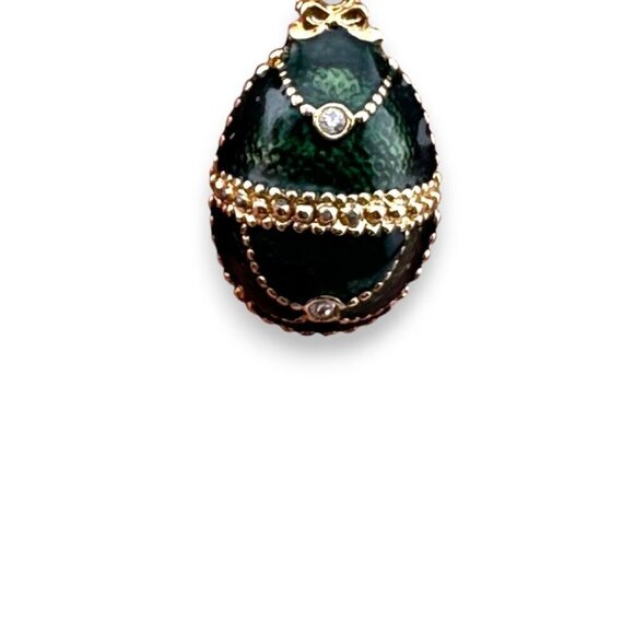 Green and Gold-tone Egg Necklace - Picture 10 of 13